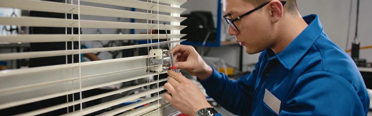 cambio y reparacion de ejes para soportes en persianas en Cornellà de Llobregat